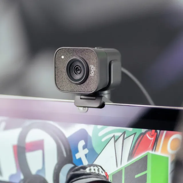 Logitech StreamСam webcam 1920 x 1080 pixel USB 3.2 Gen 1 (3.1 Gen 1) Grafit
