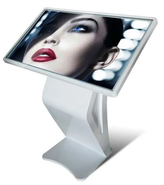 ADisplay 43" PCAP Android 14 på stand