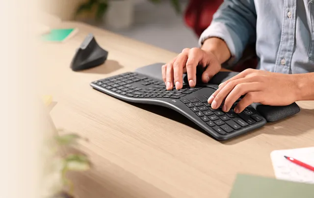 Logitech Ergo K860 tastatur RF trådløs + Bluetooth QWERTY Nordisk Grafit