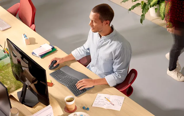 Logitech Ergo K860 tastatur RF trådløs + Bluetooth QWERTY Nordisk Grafit
