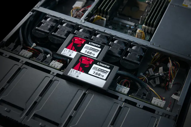 Kingston DC600M - SSD - Mixed Use - 7.68 TB - intern - 2.5" - SATA 6Gb/s - V