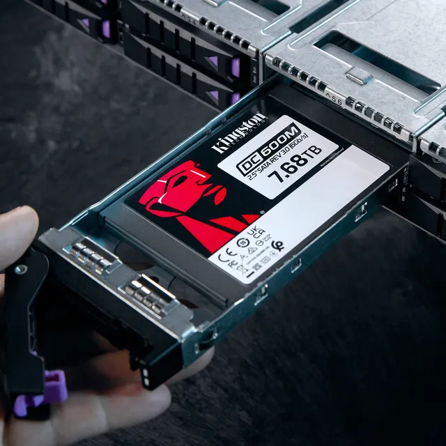 Kingston DC600M - SSD - Mixed Use - 7.68 TB - intern - 2.5" - SATA 6Gb/s - V