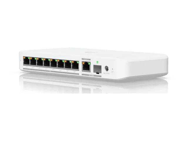 Flexible, 8-port 2.5 GbE PoE++ switch with a 10 GbE RJ45/SFP+ combination uplink port that can be po